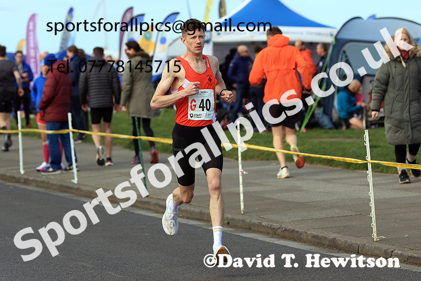 Senior mens Northern 12 Stage Road Relay, 2025 Northern 12 and 6 Stage Road Relays and Junior 5k, Redcar. Photo: David T. Hewitson/Sports for All Pics